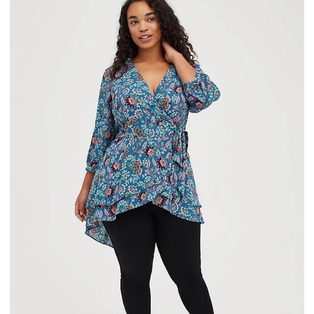 ❌SOLD❌Torrid Wrap Tunic Top Blue Floral - Picture 1 of 10